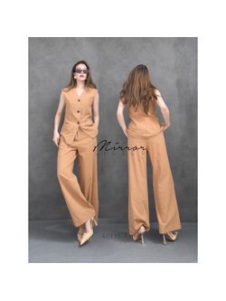 kudapy ชุดเซ็ทสีกากี เซ็ทเสื้อแขนกุด แต่งกระดุมลายกระ แต่งกระเป๋าล้วงได้2ข้างด้านหน้า มาพร้อมกางเกงขากระบอกเข้าชุดกัน