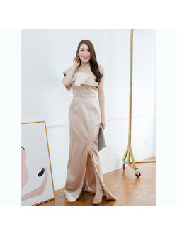 เดรสออกงานยาวสีทอง ไหล่เฉียงแต่งระบาย