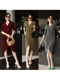 kudapy เดรสสั้นสีแดง/สีเงิน/สีทอง อกไขว้จับจีบข้างๆๆ ใช้ผ้ากลิตเตอร์วิงค์ๆๆเนื้อผ้ายืดตามตัว