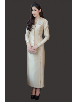 ชุดไทยจิตรลดาสีทอง เซ็ท 2 ชิ้น เสื้อผ้าไหมกระดุมหน้า + พร้อมกระโปรงทรงสอบ