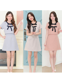 kudapy เดรสแขนสั้นคอวี แต่งโบว์สีตัดตัวชุด 2 ชั้น เดรสชิ้นเดียวน ผ้าเนื้อนิ่มรีดง่ายใส่สบาย ซิปหลังมีซับในทั้งตัว