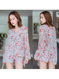 kudapy เซท 2 ชิ้น เสื้อเชิ๊ตทรงปล่อยพิมพ์ลายดอกไม้สีทูโทนขาว/ชมพู กับกางเกงขาสั้นพิมพ์ลาย