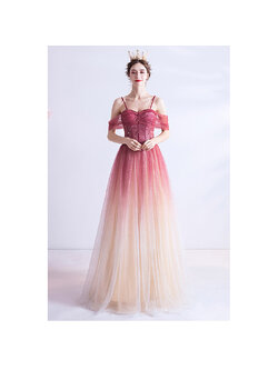 kudapyเดรสยาวออกงานสีแดง ปาดไหล่มุ้งโทนไล่สีแต่งกากเพชร