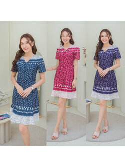 kudapy เดรสสั้นสีชมพู/สีเขียว/สีม่วง ทรงเข้ารูปช่วงลำตัว กระโปรงทิ้งตัว ปกคอบัว อัดกลีบปลายกระโปรงลายปักดอก