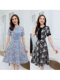 kudapy เดรสสั้นสีฟ้า/สีดำ ลายดอก มีดีเทลตีเกล็ดช่วงอก แต่งชีฟองจับจีบ อละซ้อนด้วยลูกไม้รอบคอและแขน ลายดอกสวย