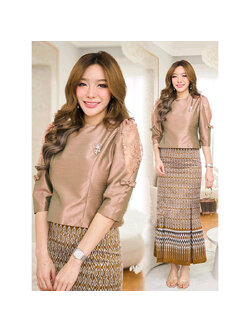 kudapy เซต2ชิ้น ชุดไปงานแต่งสีน้ำตาลประกายทอง คอวียกสูง แขนแต่งลูกไม้ยกไหล่ +ผ้าถุงทอลายกาฬสินท์ ทรงหางปลา ดีเทลสวยมากค่ะ