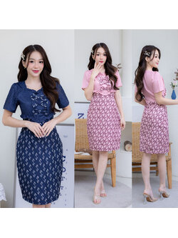 kudapy เดรสสั้นสีชมพู/สีกรม ผ้าพิมพ์ลายไทยตะขอ แต่งโบว์กลางอก ทรงสวย เป็นงานซิปซ่อนด้านหลัง สามารถใส่ไปทำงานได้