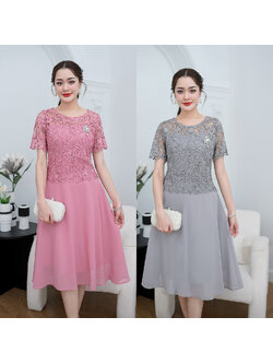 kudapy เดรสราตรีสั้นสีเทา/สีชมพูกลีบบัว ด้านบนเป็นดีไซน์เสื้อลูกไม้แขนสั้น กระโปรงผ้าชิฟฟ่อนพริ้วสวย ทรงบานสวิง