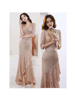 kudapy ชุดราตรียาวสีทอง เดรสปักเลื่อมแขนสามส่วนกระโปรงทรงหางปลาหน้าสั้นหลังยาว เรียบหรูดูแพง สวยดูดี แบบสวยทันสมัย