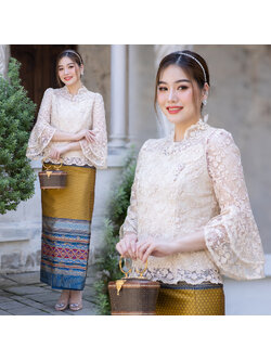 kudapy ชุดเซทเสื้อลูกไม้ฝรั่งเศสดอกลอย+ผ้าถุงทอลายเย็บสำเร็จ