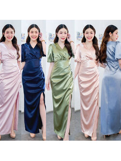 kudapy เดรสยาวสีกรมท่า/สีโรสโกลด์/สีพิ้งค์โกลด์/สีฟ้า/สีเขียวเบจ เนื้อผ้า ดัชเชสอัดกาว เงาสว คอวี แขนสั้น ใส่ออกงานสวยดูดี