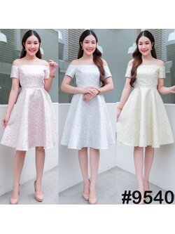 kudapy เดรสสั้นสีฟ้า/สีชมพู/สีเหลือ เดรสเปิดบ่าแขนสั้น ช่วยพรางแขน ช่วงเอวแต่งริ้บบิ้น ผูกได้หน้าหลั ผ้าพิมพ์ลาย