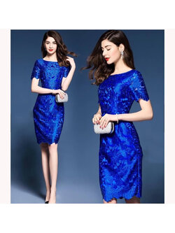 kudapy เดรสลูกไม้สีน้ำเงิน แขนสั้น คอวีด้านหลัง ผ้าลูกไม้ทอลาย เงางามสวยค่ะ กระโปรงผ่าชายด้านหลัง