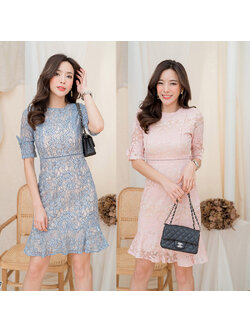 kudapy เดรสสั้นผ้าลูกไม้แขนสั้นคอกลมสีฟ้า/สีชมพู คอกลมลูกไม้แขน 5 ส่วนผูกโบว์ปลายแขน มีซิบหลัง ซับในอย่างดีค่ะ