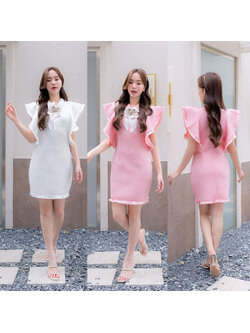 kudapy เดรสสั้นสีขาว/สีชมพู ระบายเข้ารูปแถมโบว์ ใส่สวยดูดีน่ารัก ใส่เที่ยว ใส่ออกงาน สวยดูดี