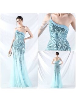 kudapy ชุดเดรสราตรียาวไหล่เดี่ยว สีเขียวมิ้นท์ ปักกริสเตอร์ ผ้ายืดมากค่ะ ยืดตามตัว