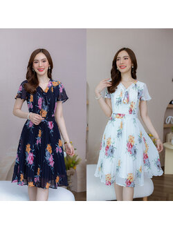 kudapy เดรสสั้นสีขาว/สีกรม ชีฟองกระโปรงพลีท มีดีเทลตีเกล็ดแต่งลูกไม้ช่วงอก งานละเอียดสวย มีไทชีฟองเล็กเพิ่มกิมมิกให้ชุด