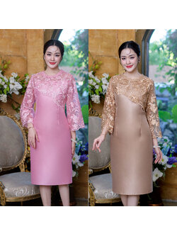 kudapy เดรสสั้นสีชมพู/สีน้ำตาลทอง ผ้าไหม ดีไซน์ลูกไม้เย็บเฉียง แขนเป็นแขนยาวห้าส่วนปลายบานเป็นทรงแขนกระดิ่งเล็ก