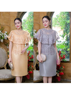 kudapy เดรสสั้นสีเหลืองทอง/สีเทา ผ้าลูกไม้เงาผสมผ้าไหม ด้านบนเป็นงานผ้าลูกไม้คลุมไหล่ระบายแต่งรอบคอด้วยลูกไม้สวยหรู กระโปรงเป็นงานผ้าไหมญี่ปุ่น