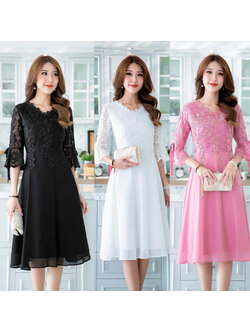 kudapy เดรสสั้นคอหยัก ผ้าลูกไม้คอกลม แขนสามส่วน สีดำ, ชมพู ,สีขาว เดรสสั้นคลุมเข่า กระโปรงเป็นผ้าชีฟองพริ้วๆ