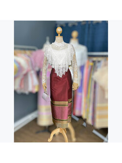 kudapy ผ้าถุงสีแดง (เฉพาะผ้าถุง) ไหมแพรทิพย์ทอลายการบิน ป้ายสำเร็จรูป อัดกาว ซิปหลัง