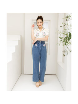 kudapy ชุดเซต 2 ชิ้นเสื้อสีครีม+กางเกงยีนส์ผ้าใส่ไม่ร้อน งานปักดอกไม้แน่นๆ มีซับใน อย่างดี