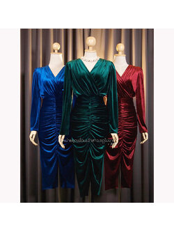 kudapy เดรสยาวสีน้ำเงิน แดงเบอร์กันดี เขียวเข้ม กำมะหยี่แขนยาว ทรงคอวี ใส่แล้วดูเพรียว กระโปรงทรงทิวลิปยาว จับจีบย่นกลาง พรางหน้าท้อง
