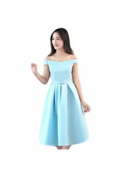 ชุดราตรีสีฟ้า ผ้าซาตินเนื้อดี เงาสวย ดีไซน์เปิดไหล่ ปิดต้นแขน