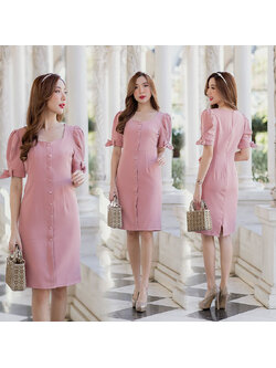 kudapy เดรสสั้นสีชมพู สไตล์เรียบหรู มาพร้อมดีเทลเก๋ๆ ตามแบบ เนื้อผ้าอย่างดี ไม่บางคะ มีซับใน ชุดมีซิปหลัง เนื้อผ้าใส่สบายผิว