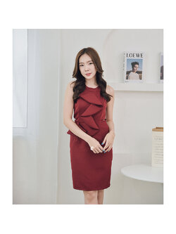 kudapy เดรสสั้นสีชมพู/สีกรม/สีแดง/สีเขียว เดรสเฉี่ยวๆ ช่วงเสื้อเป็นทรงเสื้อกล้ามเว้าแขนมีระบายที่อก เว้าเอวโชว์ความเซ็กซี่เล็กๆ ต่อกระโปรงทรงสอบ