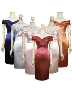 kudapy ชุดราตรีสั้นเปิดไหล่ไขว้อกสีกรมท่า,สีแดงไวน์,สีชมพู,สีโรสดกลด์,สีฟ้า,สีเทา,สีส้ม ทรงสวยเข้ารูป ผ้าดักช์เชทซาตินอย่างดี มีซับใน ผ้าอัดกาวอย่างดี