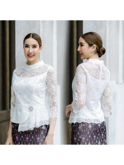 kudapy เสื้อลูกไม้สีครีมแขนยาว ทรงคอจีน จับจีบเอวระบาย