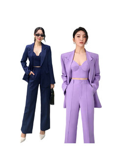 kudapy Setsuit 3 ชิ้น : BLAZER+CROP+Pants เสื้อสูทออกแบบให้เป็นทรง oversize ใส่สบายๆ แต่ยังมีความสุภาพ มีฟองน้ำเสริมไหล่บางๆให้ทรงดูสวย