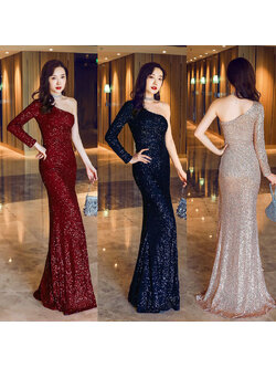 kudapy เดรสยาวสีน้ำเงินกรมท่า/สีทอง/สีแดง ไหล่เฉียงข้างแขนยาว ผ้าปักเลื่อม แนวเรียบหรูดูแพง สวยดูดี เหมาะสำหรับชุดออกงานต่างๆ