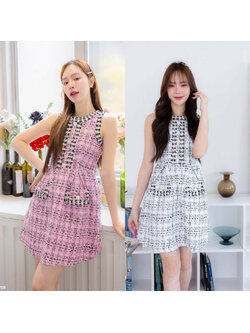 kudapyเดรสสั้นสีขาว/สีชมพู ผ้าชาแนลแขนกุด