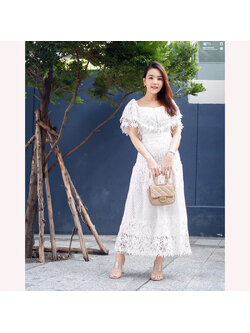 kudapy เดรสยาวสีขาว ลูกไม้เปิดไหล่ ลูกไม้เนื้อดีเกรดพรีเมี่ยมทรงเข้ารูปสวย ต่อระบายช่วงสะโพก ใส่เป็นเปิดไหล่ได้