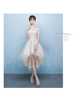 kudapy เดรสกระโปรงหน้าสั้นหลังยาวสีครีม ออกงานผ้าลูกไม้ปักสุดหรู ดีไซน์เปิดไหล่ ปิดต้นแขน