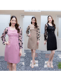 kudapy เดรสสั้นสีชมพู/สีน้ำตาล/สีดำ ทรงสวย เข้ารูป แขนผ้าชีฟองโปร่งลายดอกไม้ กิมมิคแต่งกระดุม งานซิปหลัง