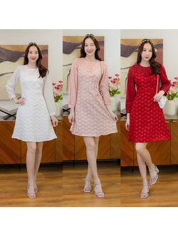 kudapy เดรสสั้นสีชมพู/สีแดง/สีขาว แขนยาวแต่งโบว์ที่อก