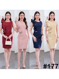 kudapy เดรสสั้นสีทอง,แดง,กรม,ชมพู แขนกุด แต่งระบายไหล่พริ้ว ทรงสอบตีเกร็ดหน้า โชว์เอวเอสเคิร์ฟ เอวคอด