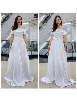 kudapy เดรสยาวสีขาว เจ้าสาว ชุดถ่ายพรีเวดดิ้ง เปิดบ่า แขนสั้น พร้อมเข็มขัด กระโปรงบานเจ้าหญิง