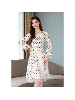 kudapy ชุดเดรสสีครีมผ้าโพลีเอสเตอร์ผสมลายจุดสีน้ำตาล แขนยาว M L
