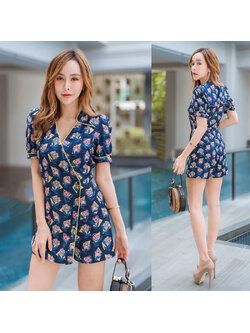 kudapy จั้มสูทขาสั้นสีกรม แพทเทินน่ารัก พิมพ์ลายโทนสีกรม คอวีทบ กุ๊นขอบสีเหลือง เนื้อผ้าดี ใส่สบายมาก