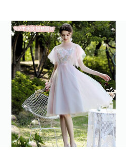 kudapy ชุดราตรีออกงานคลุมเข่า ด้านในสีเทาคลุมด้วยผ้ามุ้งสีชมพู