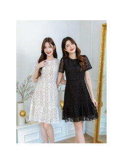 kudapy เดรสสั้นสีดำ สีขาว ลูกไม้พรีเมียม ดีเทลแต่งลูกไม้รอบคอ ช่วงชายกระโปรงเป็นระบาย