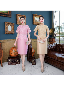 kudapy เดรสสั้นสีชมพู/สีทอง ผ้าไหมลูกไม้ งานตัวกระโปรงเป็นผ้าไหมตัวเสื้อเป็นลูกไม้ปัก