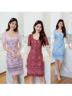kudapy เดรสสั้นสีชมพู/สีฟ้า/สีแดง เข้ารูปผ้าลายไทย ใส่ออกงานสวยดูดี