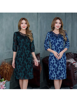 kudapy เดรสสั้นสีเขียวดำ/สีฟ้ากรม ลูกไม้ลายสีทูโทนผ้าลายสวยโดดเด่น ดีไซน์ทรงสวยใส่ง่ายปลายแขนจั้ม ช่วงคอตกแต่งด้วยลูกไม้รอบคอ สวยงามมากๆ
