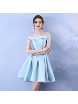 kudapy เดรสสั้นสีฟ้า ทรงปาดไหล่กระโปรงบานแบ๊วๆ งานผ้าไหมเทียมเนื้อหนามีซับใน เสริมฟองน้ำ ด้านหลังเป็นเชือกปรับสายให้เข้ารูป