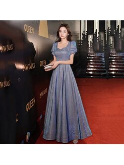 kudapy (พรีออเดอร์ 15-30 วัน) ชุดราตรีไปงาน ชุดราตรียาวสีฟ้าคราม เดรสยาวไปงานคอเหลี่มแต่งดีเทลด้านหน้า เดรสผ้ากริสเตอร์ทั้งชุด ผ้าพริ้วทิ้งตัว ทรงสวย งานมีซับใน ผูกเชือกด้านหลังสามารถปรับตามขนาดหน้าอกได้